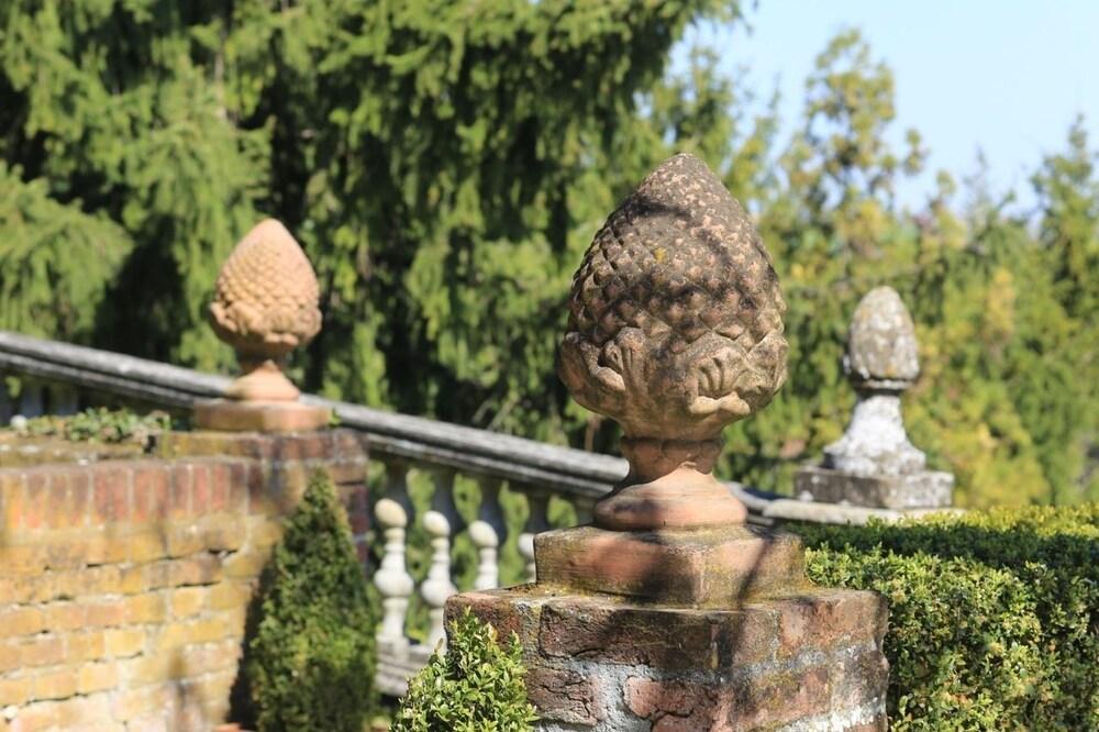 Dimora Storica La Corte Delle 4 Stagioni Ozzano Monferrato Exterior foto